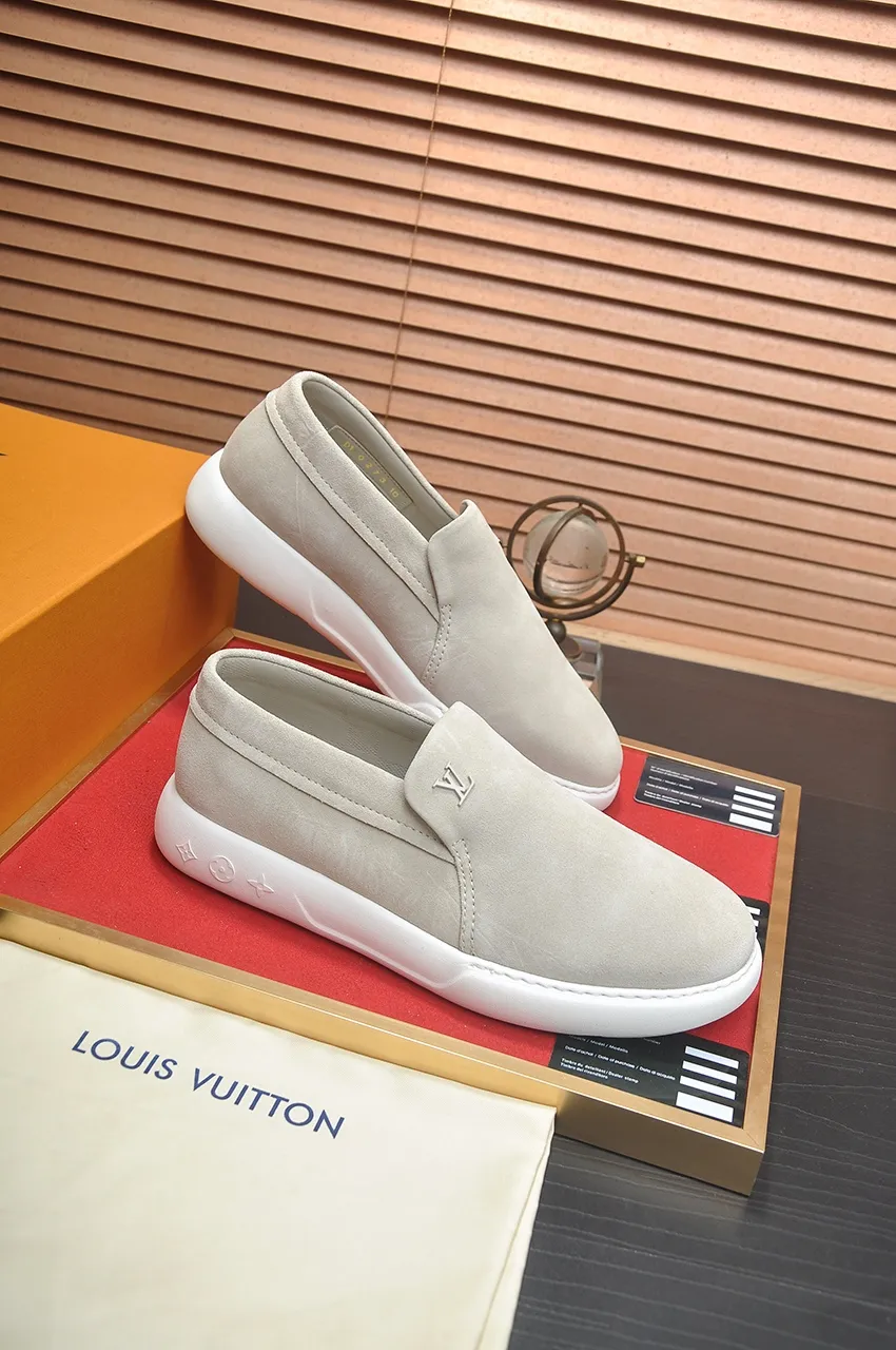 Men's men's shoes 💰700💶[LOUIS VUITTON] new original order 🍀LV Louis Vuitton * - top version of LV classic trendy shoes! Made of imported original LV fabric with rubber surface, breathable cowhide lining, and original wear-resistant rubber foam outsole! High quality products! The yardage is 38-44.